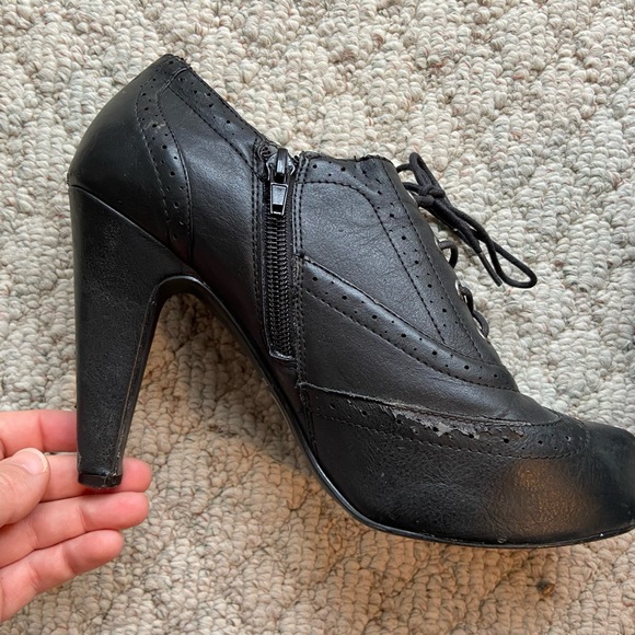 Guess boot heels - Picture 3 of 10